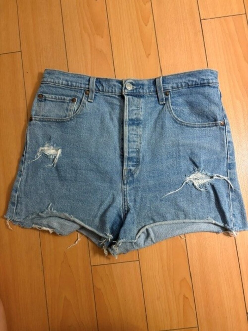 Brand: Levi Strauss & Co. Style: 501® Original Fit Ribcage High Rise
